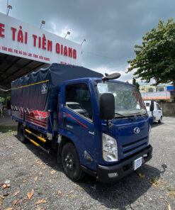 Ngoại Thất Xe Tải Đô Thành Iz65 Thùng Mui Bạt Tải 3 Tấn 5 Thùng Hàng 4m3