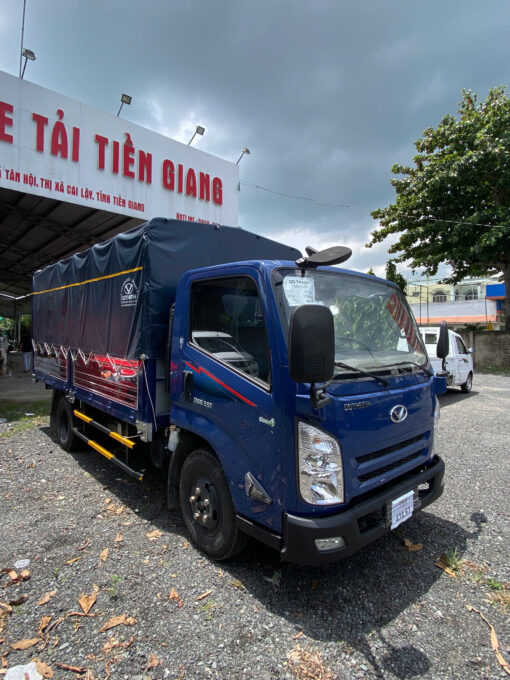 Ngoại Thất Xe Tải Đô Thành Iz65 Thùng Mui Bạt Tải 3 Tấn 5 Thùng Hàng 4m3