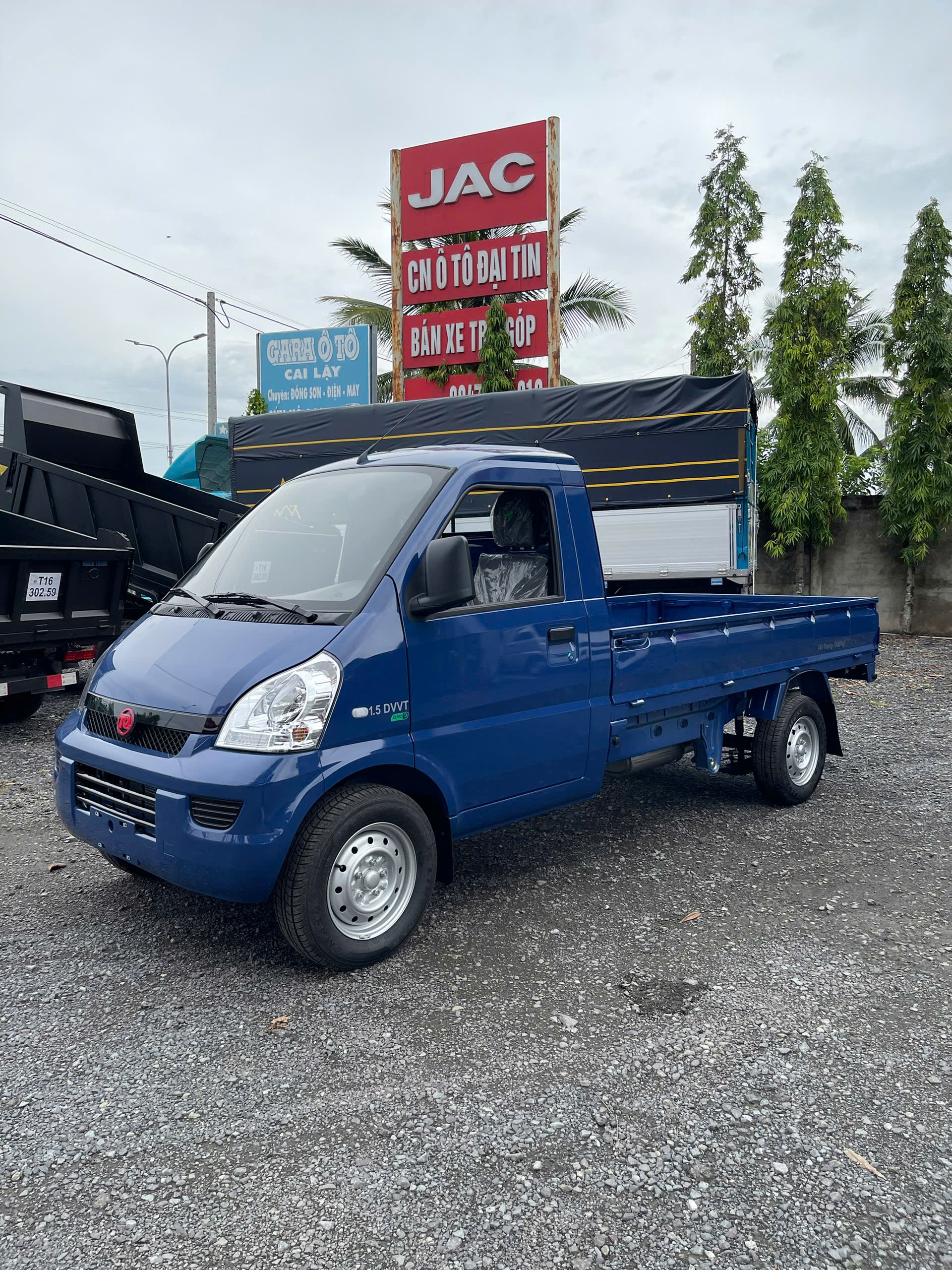 Xe Tải Được Thiết Kế Nhỏ Gọn Dễ Dàng Di Chuyển Trên Những Cung Đường Hẹp